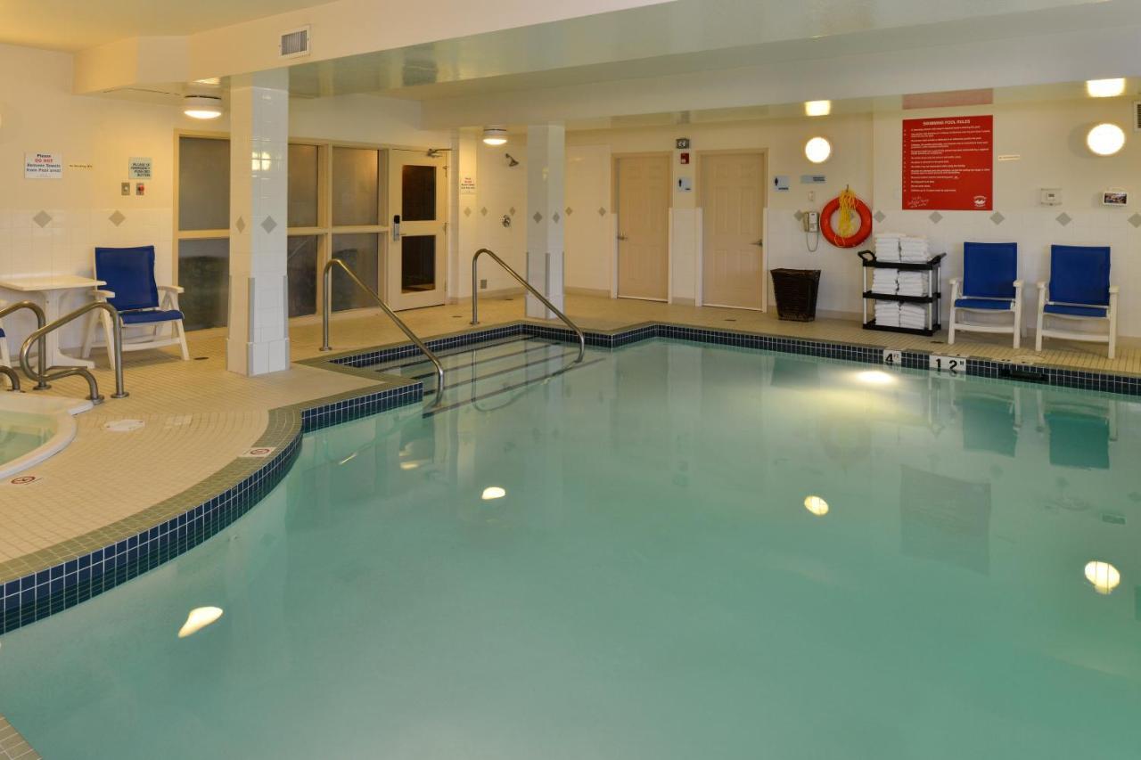 Holiday Inn Express Edmonton North By Ihg Eksteriør bilde