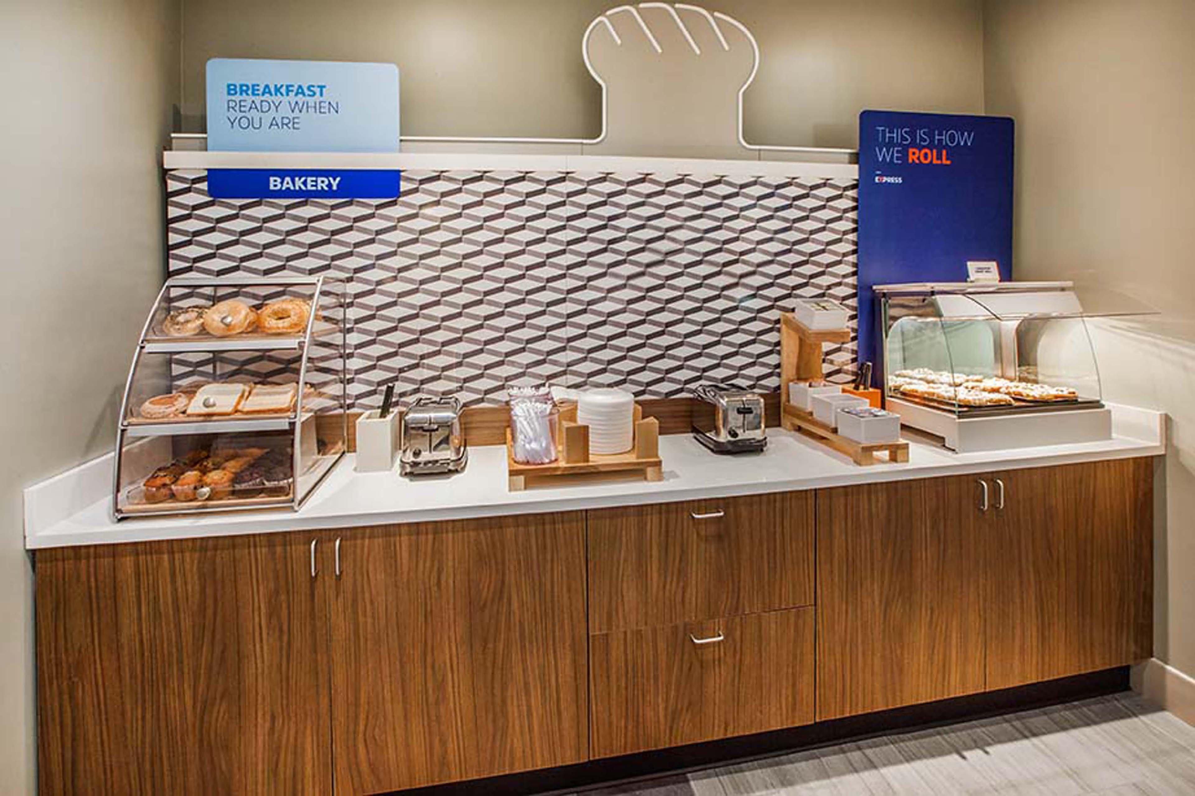 Holiday Inn Express Edmonton North By Ihg Eksteriør bilde