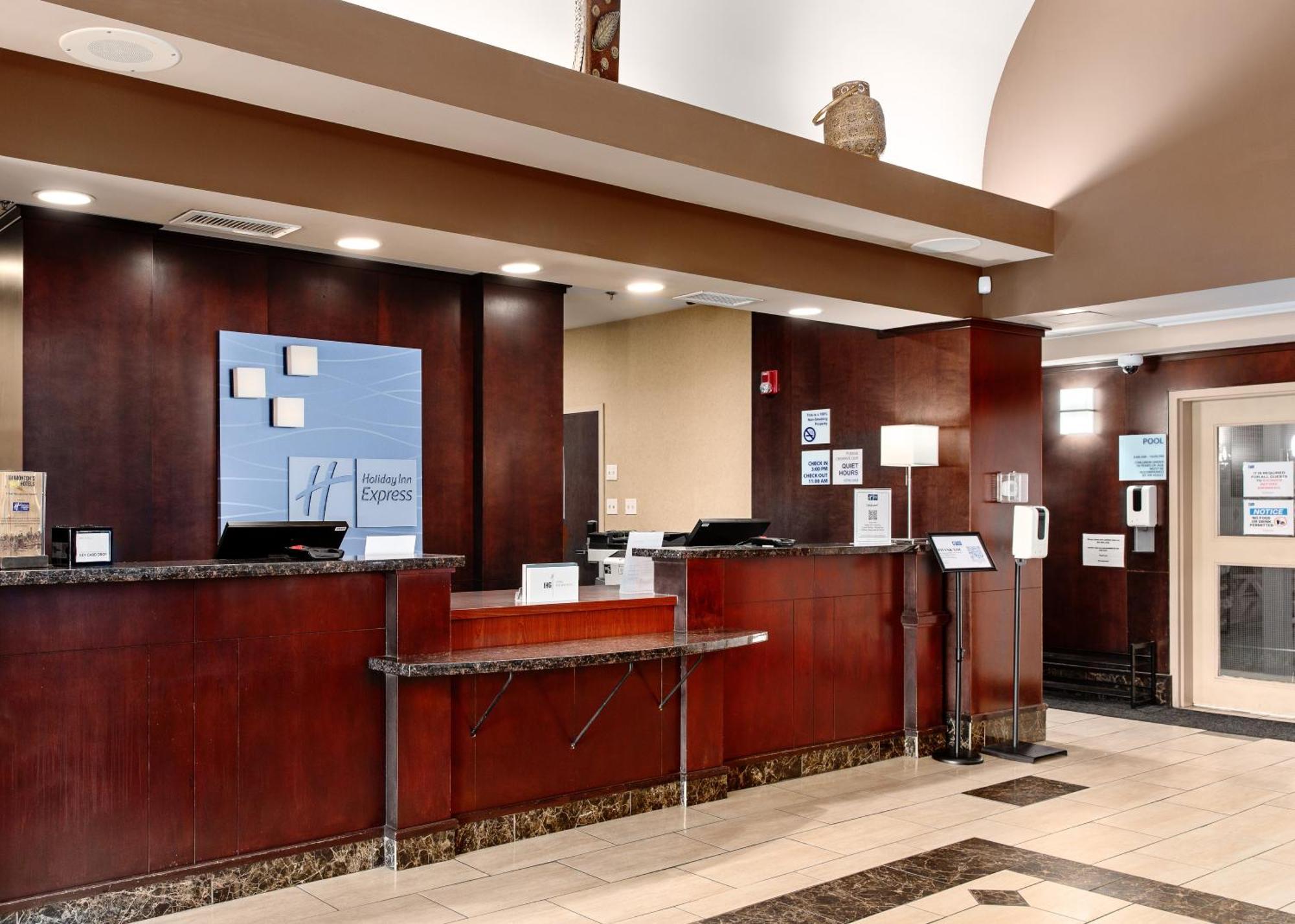 Holiday Inn Express Edmonton North By Ihg Eksteriør bilde